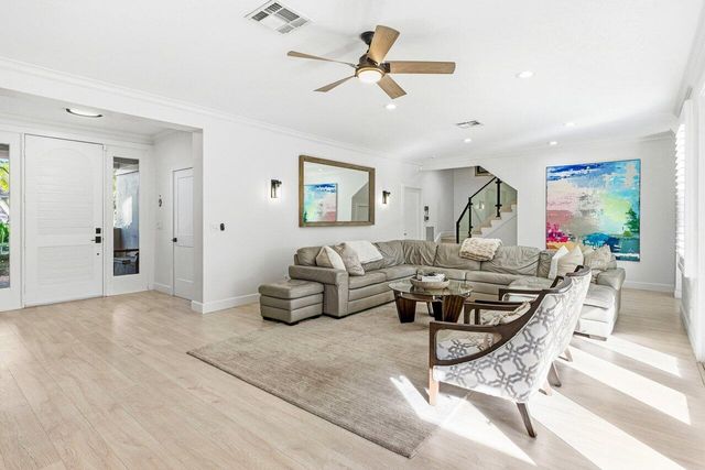 5696 NW 39th Avenue, Boca Raton, FL 33496