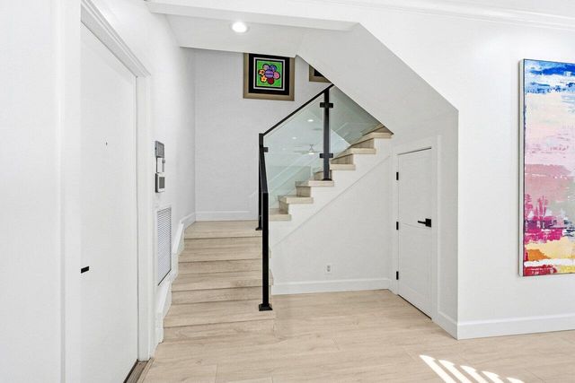 5696 NW 39th Avenue, Boca Raton, FL 33496