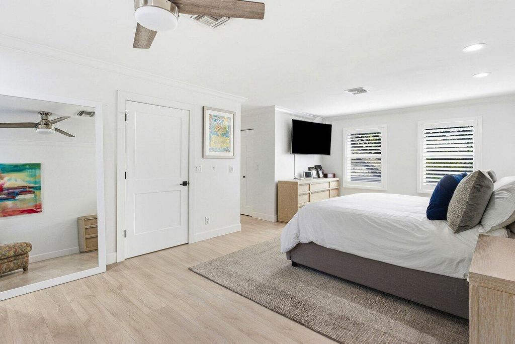 Image 14 of property listing at 5696 NW 39th Avenue, Boca Raton, FL 33496