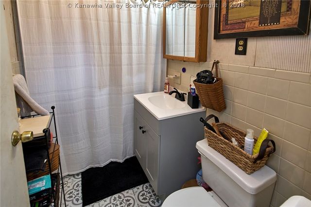 104 Woodland Drive, Nitro, WV 25143