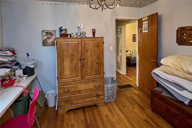 104 Woodland Drive, Nitro, WV 25143