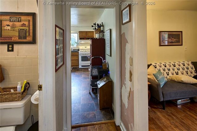 104 Woodland Drive, Nitro, WV 25143