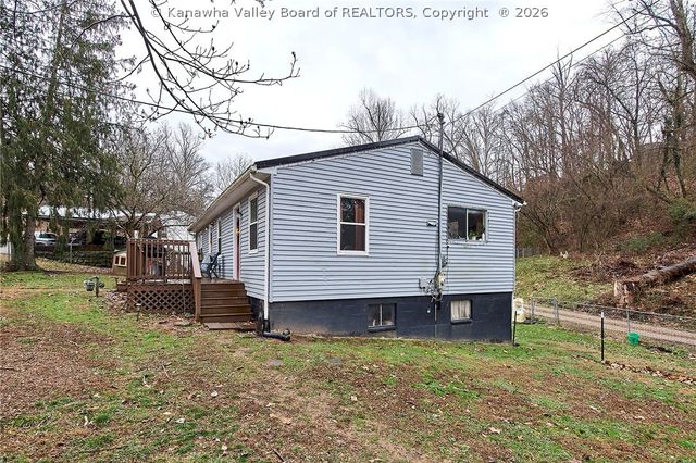 104 Woodland Drive, Nitro, WV 25143