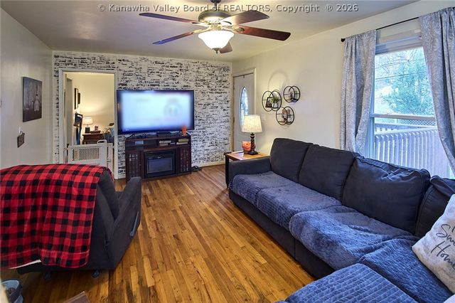 104 Woodland Drive, Nitro, WV 25143