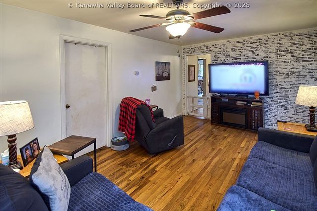 104 Woodland Drive, Nitro, WV 25143