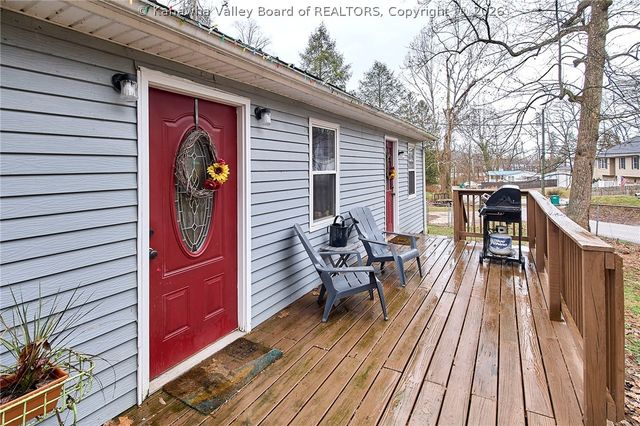 104 Woodland Drive, Nitro, WV 25143