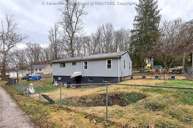 104 Woodland Drive, Nitro, WV 25143