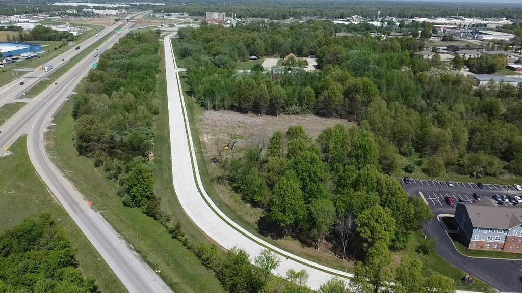 Image 2 of property listing at 0 S 43rd Street, Mt Vernon, IL 62864