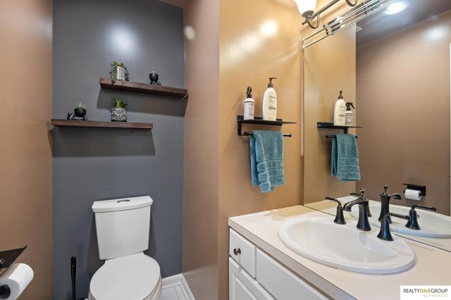 16364 Taylor Street, Omaha, NE 68116