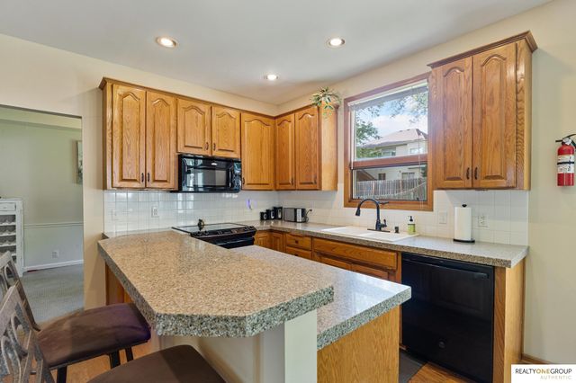 16364 Taylor Street, Omaha, NE 68116