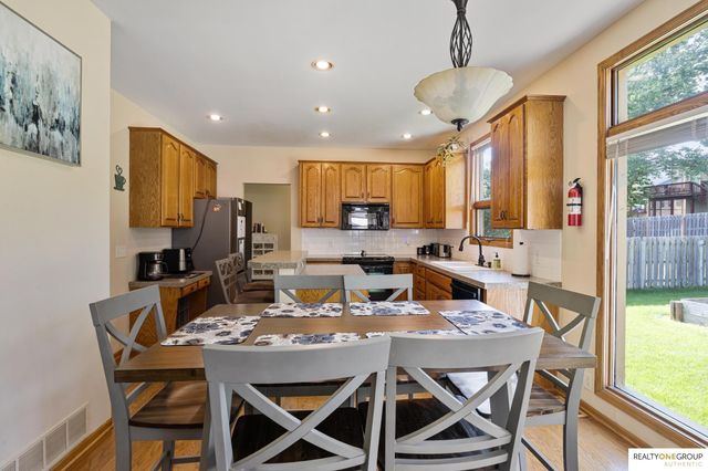 16364 Taylor Street, Omaha, NE 68116