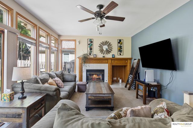 16364 Taylor Street, Omaha, NE 68116