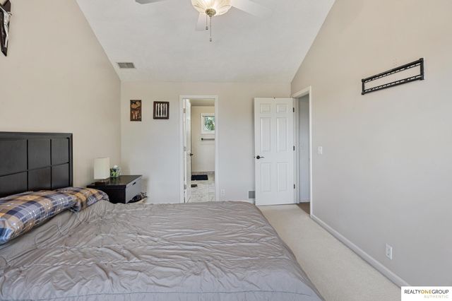 16364 Taylor Street, Omaha, NE 68116