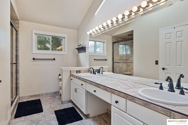 16364 Taylor Street, Omaha, NE 68116