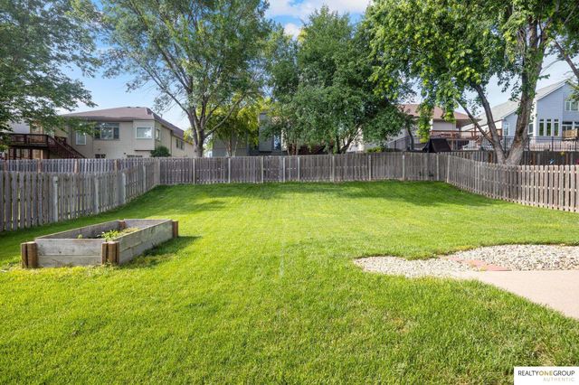 16364 Taylor Street, Omaha, NE 68116