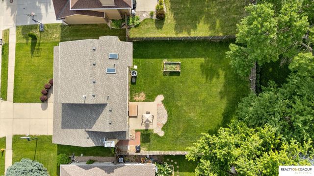 16364 Taylor Street, Omaha, NE 68116