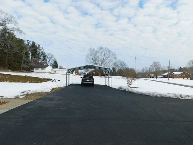 150 Wescott RD, Rocky Mount, VA 24151