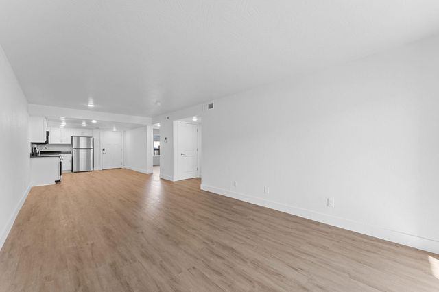 403 Veterans Boulevard, 202 (H5), Branson, MO 65616