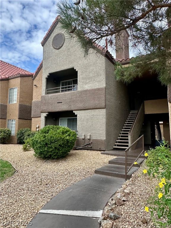 2200 South Fort Apache Road 2011, Las Vegas, NV 89117
