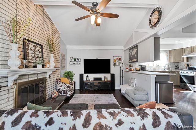 7264 Irongate Road, Canton, MI 48187