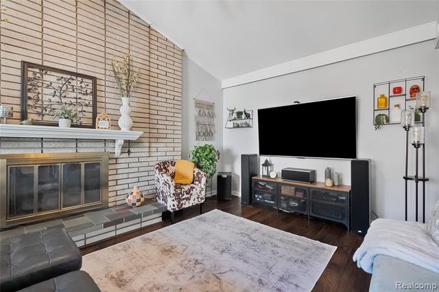 7264 Irongate Road, Canton, MI 48187