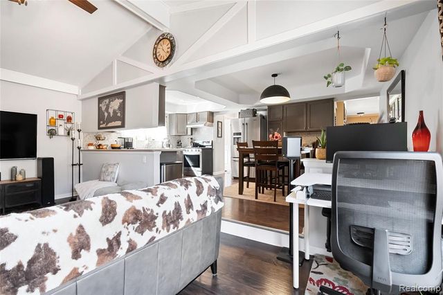 7264 Irongate Road, Canton, MI 48187