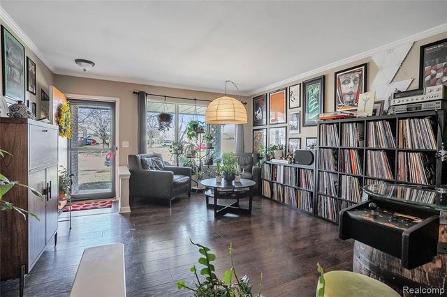 7264 Irongate Road, Canton, MI 48187