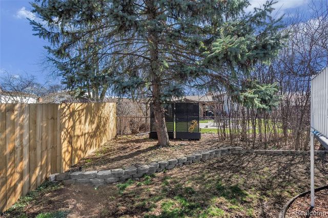 7264 Irongate Road, Canton, MI 48187