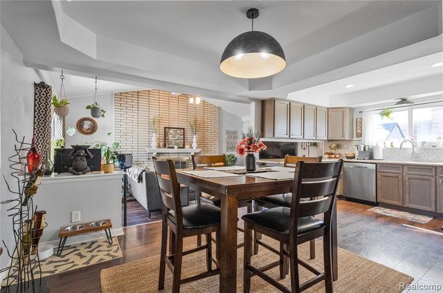 7264 Irongate Road, Canton, MI 48187