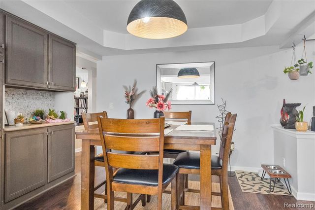 7264 Irongate Road, Canton, MI 48187