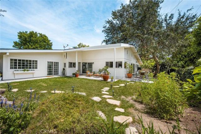 1132 Foothill Boulevard, North Tustin, CA 92705