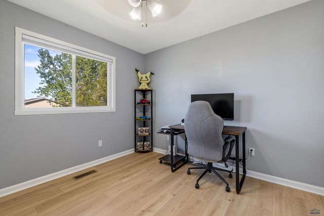 618 STEALTH LN, Box Elder, SD 57719