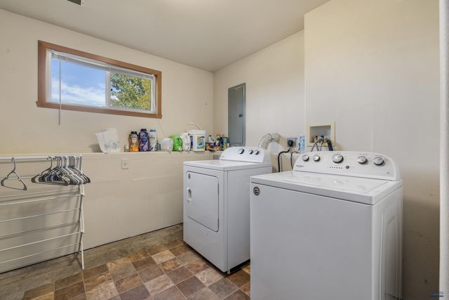 618 STEALTH LN, Box Elder, SD 57719