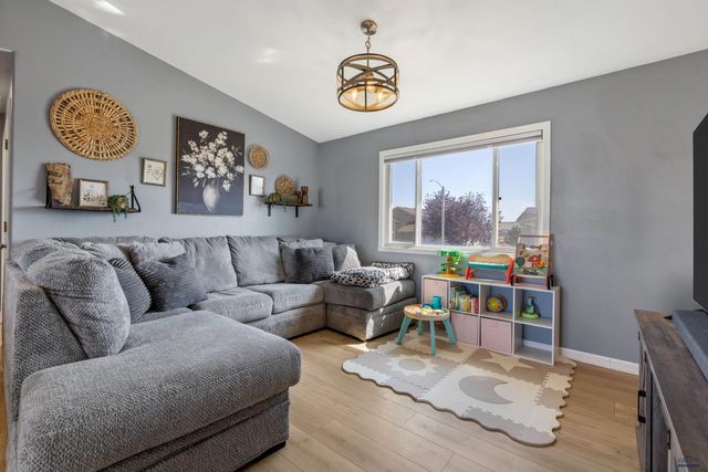 618 STEALTH LN, Box Elder, SD 57719