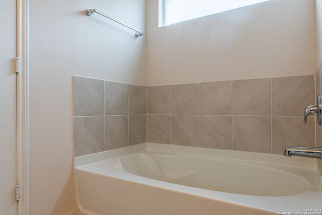 6847 Kingsley Edge, San Antonio, TX 78252