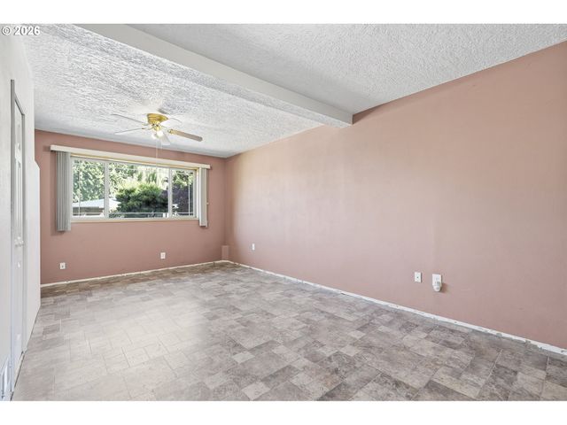 21224 Se YAMHILL St, Gresham, OR 97030