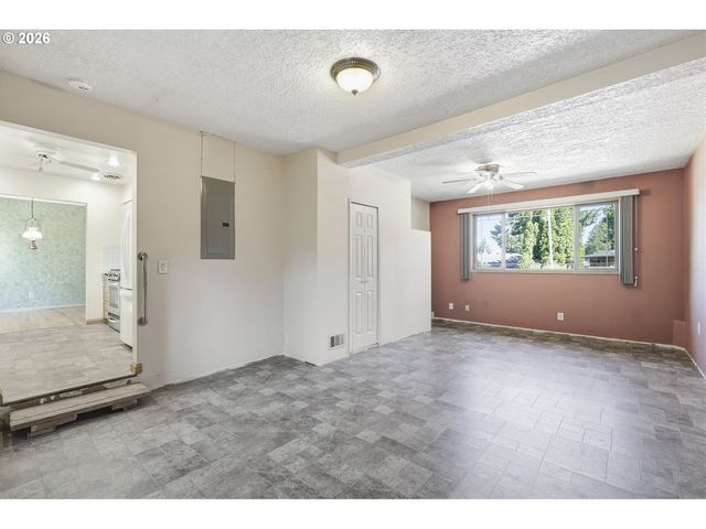 21224 Se YAMHILL St, Gresham, OR 97030