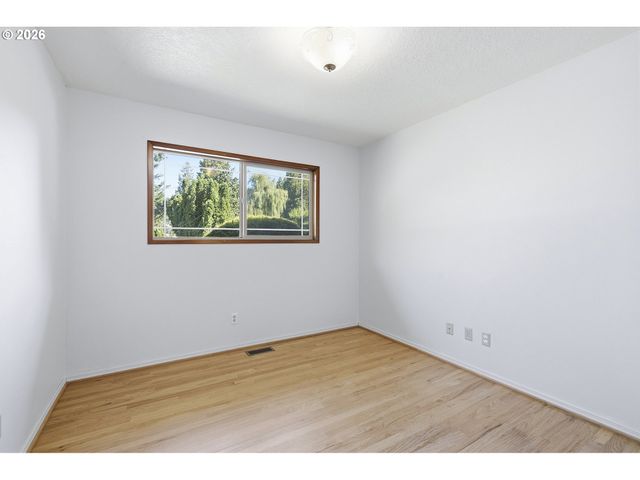 21224 Se YAMHILL St, Gresham, OR 97030