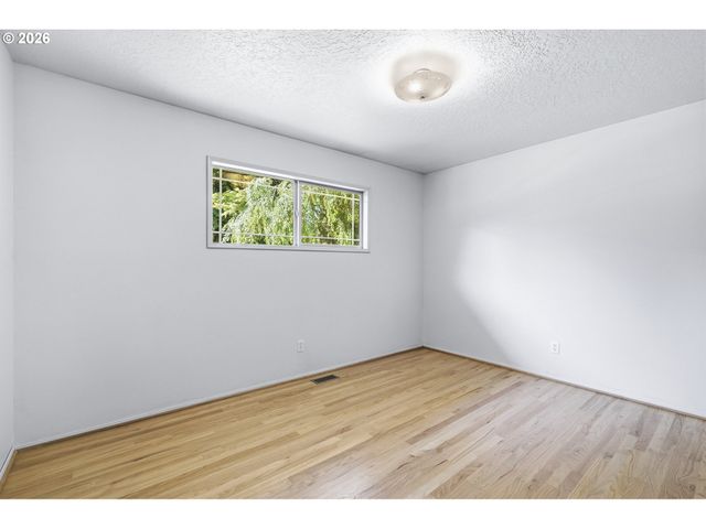 21224 Se YAMHILL St, Gresham, OR 97030