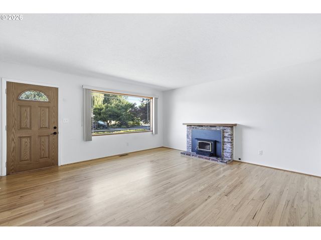 21224 Se YAMHILL St, Gresham, OR 97030