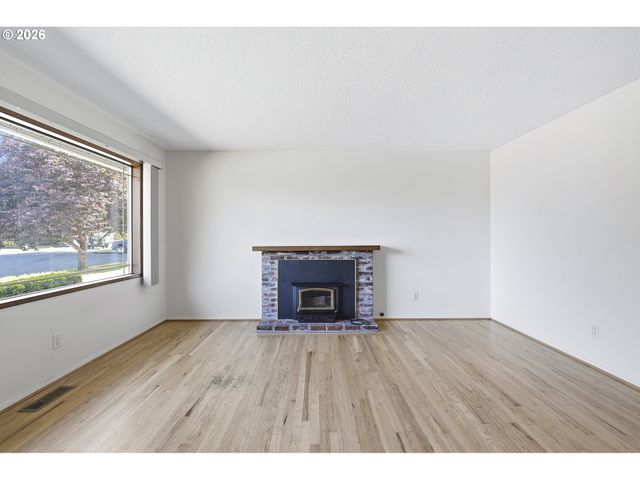 21224 Se YAMHILL St, Gresham, OR 97030