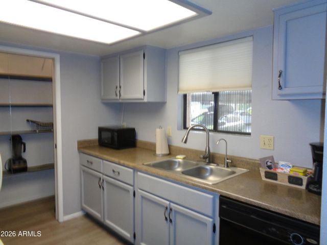 1352 E HIGHLAND Avenue 102, Phoenix, AZ 85014