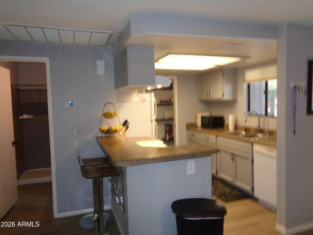 1352 E HIGHLAND Avenue 102, Phoenix, AZ 85014
