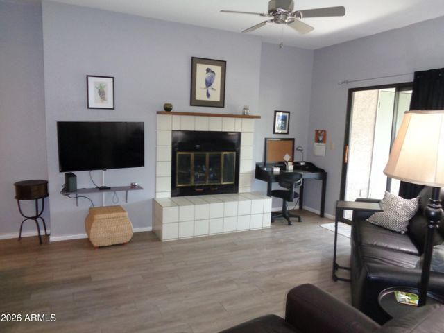 1352 E HIGHLAND Avenue 102, Phoenix, AZ 85014