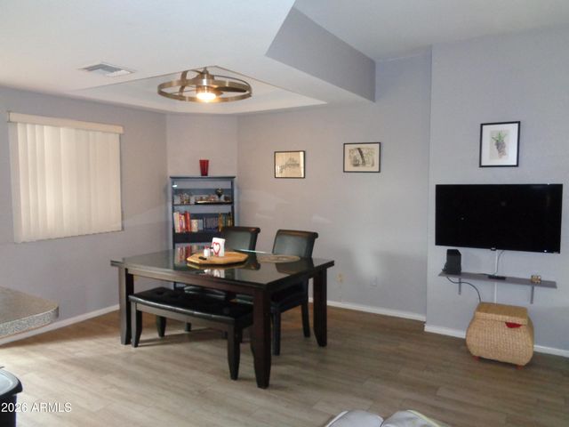 1352 E HIGHLAND Avenue 102, Phoenix, AZ 85014