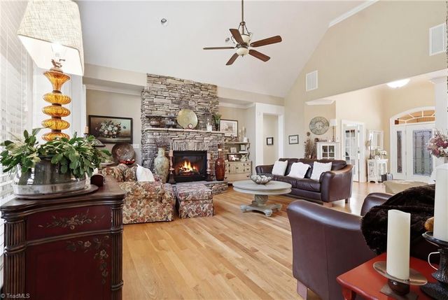 613 Nickel Creek Court, Kernersville, NC 27284