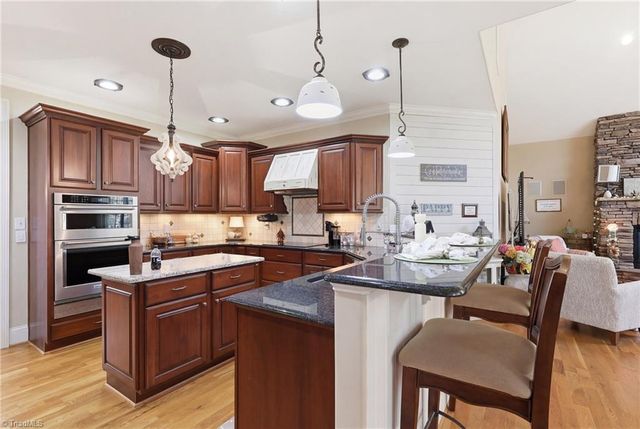 613 Nickel Creek Court, Kernersville, NC 27284