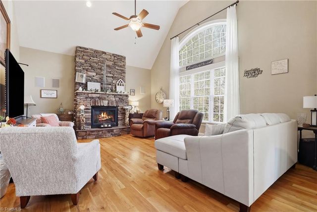 613 Nickel Creek Court, Kernersville, NC 27284