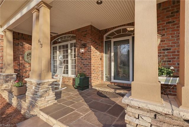 613 Nickel Creek Court, Kernersville, NC 27284