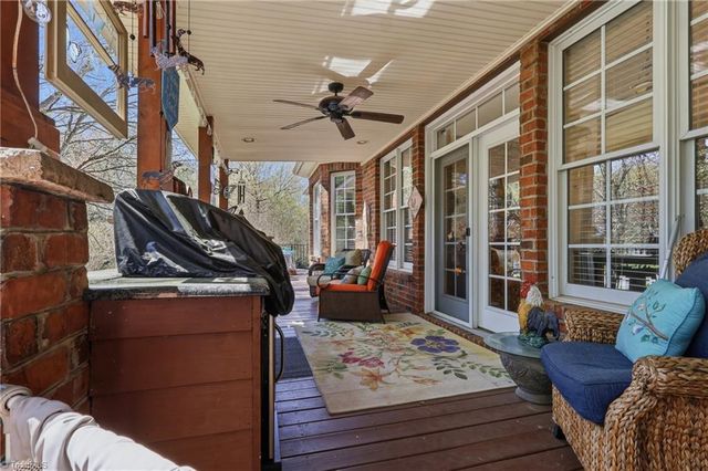 613 Nickel Creek Court, Kernersville, NC 27284